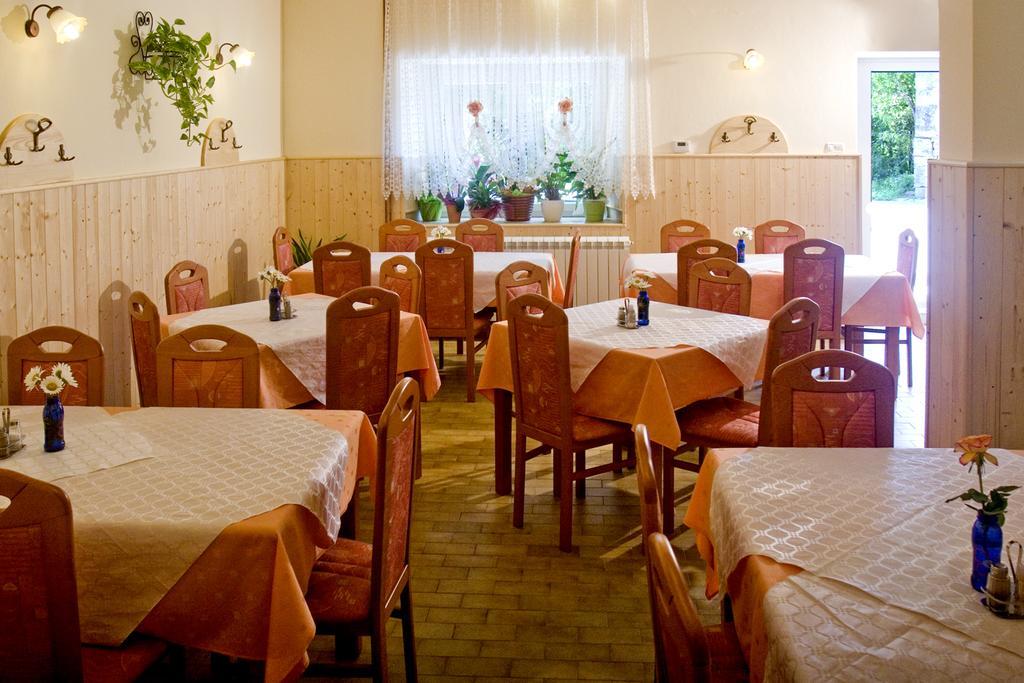 Farm Stay Pri Cepcovih Golac Kültér fotó